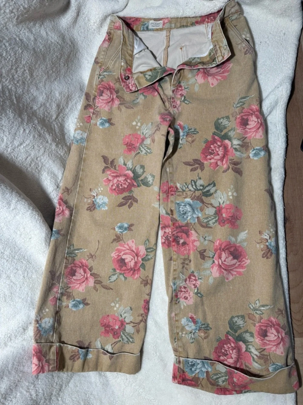 Pilcro Wide Leg Floral Print Pants in Camel with Rose Accents - Picture 4 of 5